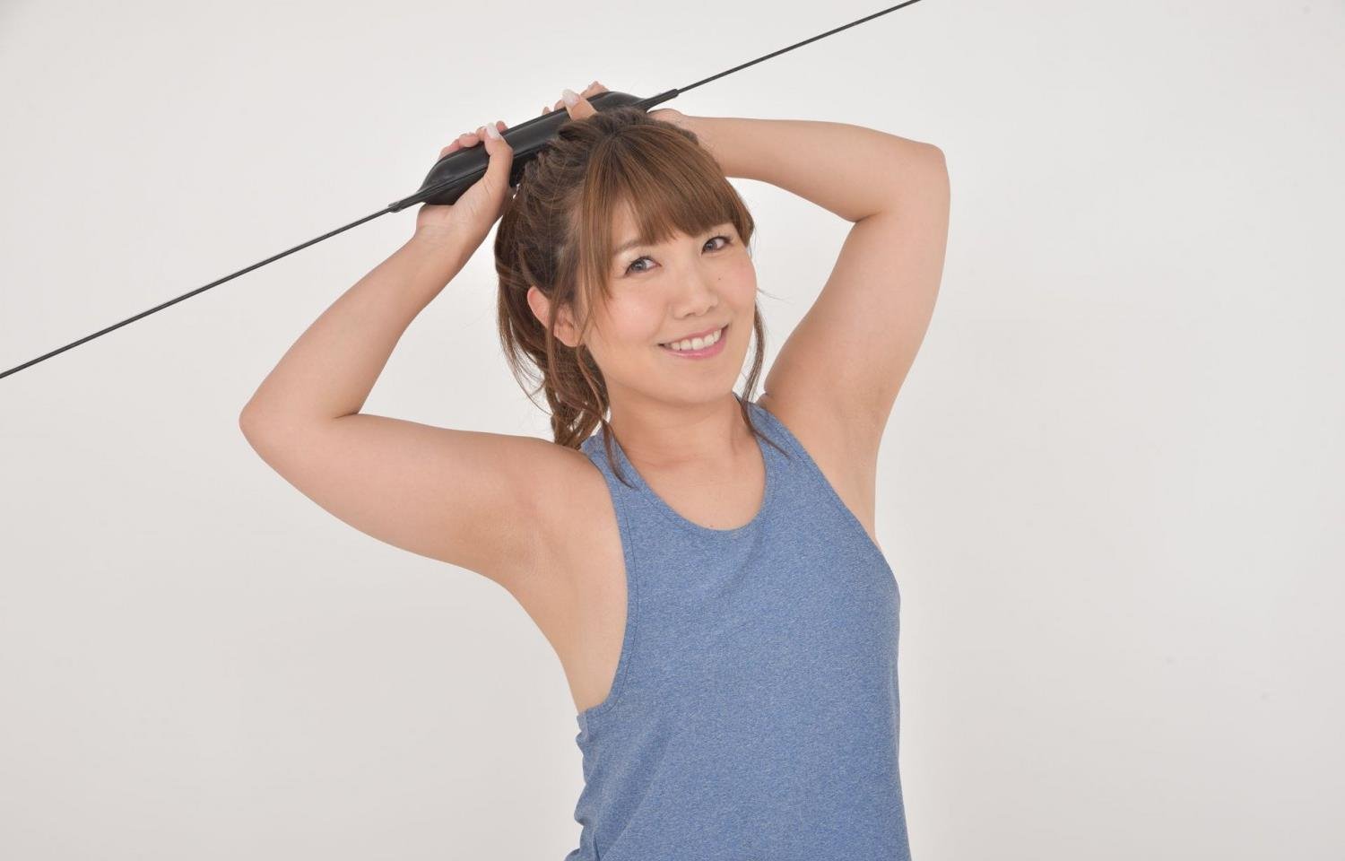 �������˾�Ʒ�ձ����붯��