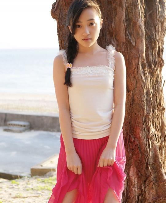 ��ɫ�¹���Ա���ȷ�Ӱ��